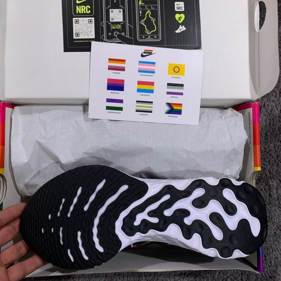 Nike React Infinity Run Flyknit 2 Be True Black Multi Pink DD6790-001 Size 11 main image 2